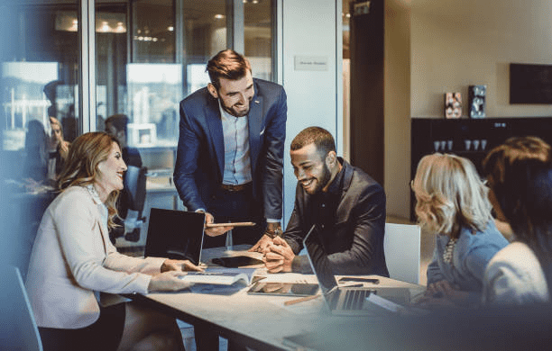 Boostez votre Stratégie Commerciale avec des Outils d’Aide à la Vente